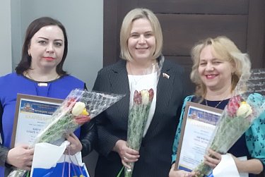 Татьяна Казармщикова поздравила работников ЖКХ
